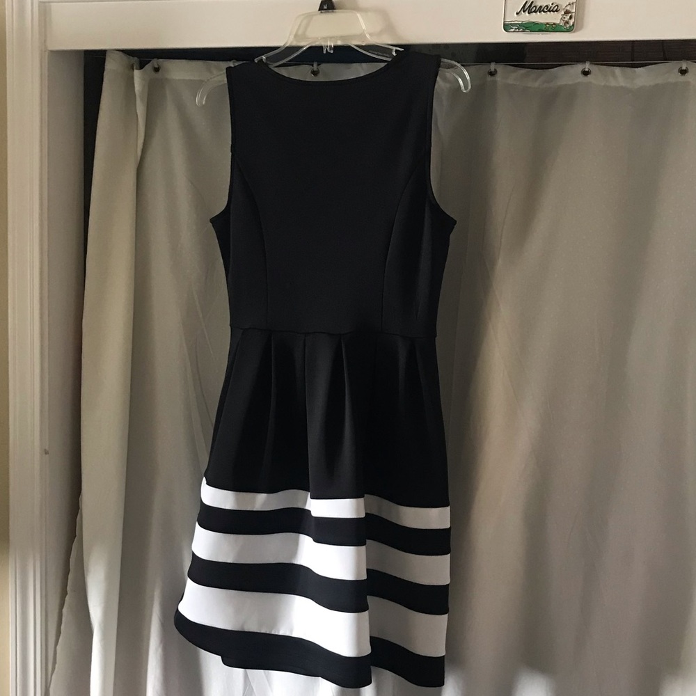 Black apt 9 dress with white stripes hem trim 12